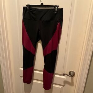 90 Degree By Reflex Black and Burgundy Active Leggings